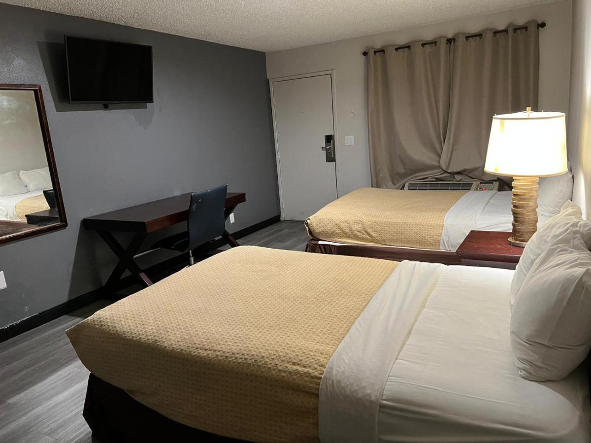 Goldstar Inn, Los Angeles